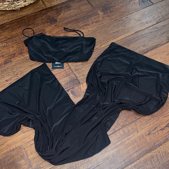 Fashion Nova Skirt Set with large slits - Picture 1 of 3